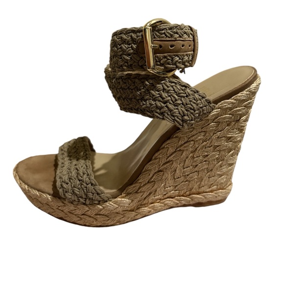 Stuart Weitzman
Alex Crochet Wedge Sandal - Picture 5 of 15